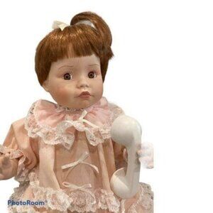 Vintage 1989 Susan Wakeen Andrea Porcelain Doll